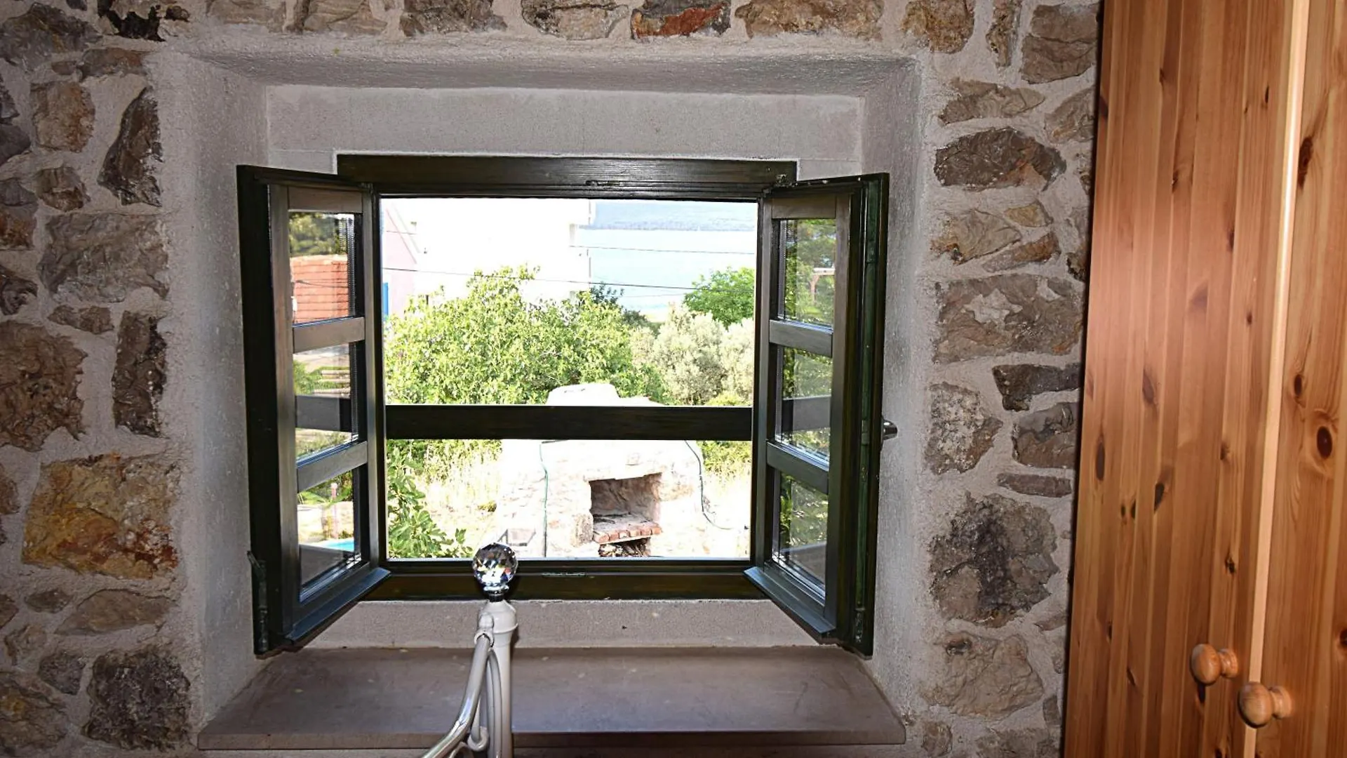 Ferienhaus In Dobropoljana Mit Privatem Pool
